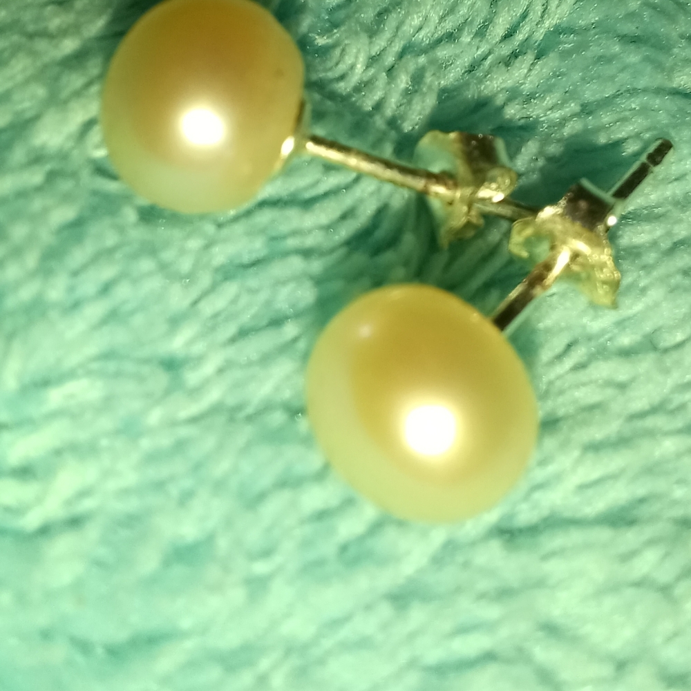 Small Studs. - image 1